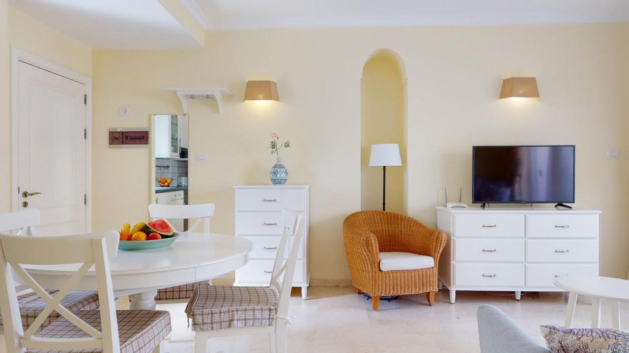 Schoene Wohnung Direkt Am Meer Mit Meerblick, Wlan プエルト・デ・モガン エクステリア 写真