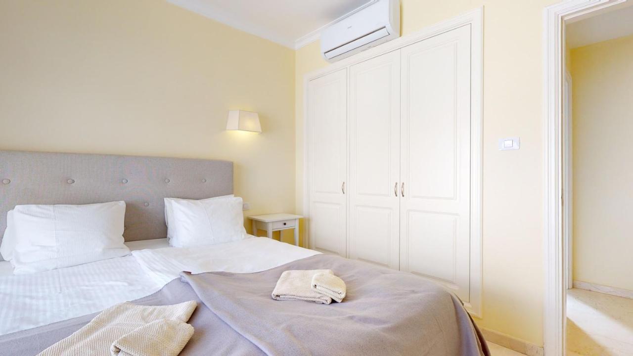 Schoene Wohnung Direkt Am Meer Mit Meerblick, Wlan プエルト・デ・モガン エクステリア 写真